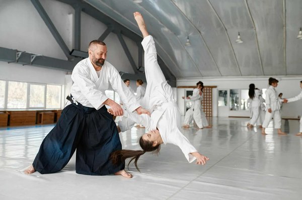 Comment intégrer les principes de l'Aikido dans la gestion des conflits au travail?
